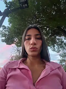Snapshot of -juicy_ chatting on June 28, 11:22 pm -juicy online show from June 28, 11:22 pm