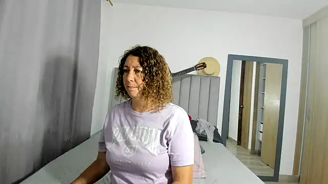 Snapshot of sarita_mature chatting on March 30, 11:00 am sarita mature online show from March 30, 11:00 am