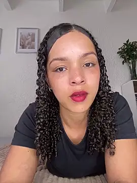 Yasmin777  online show from May 20, 6:36 pm