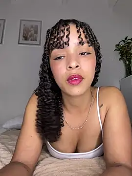 Snapshot of Yasmin777_ chatting on July 8, 12:15 am Yasmin777 online show from July 8, 12:15 am
