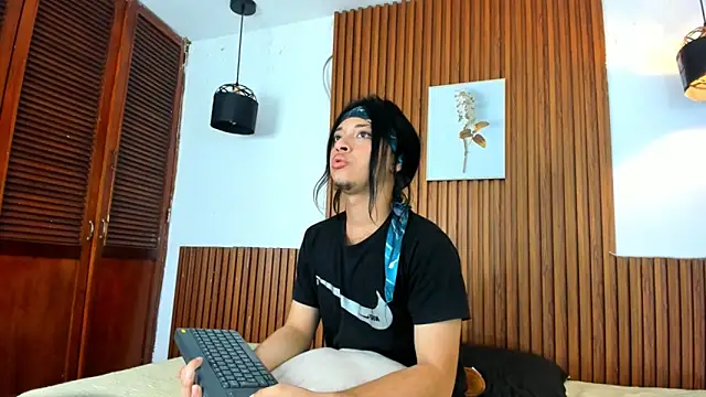 Snapshot of David_niet chatting on September 23, 6:55 pm David niet online show from September 23, 6:55 pm