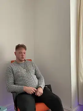 Snapshot of yourmaster2025 chatting on September 17, 12:29 pm yourmaster2025 online show from September 17, 12:29 pm