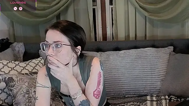 kohlbird online show from October 22, 11:59 pm