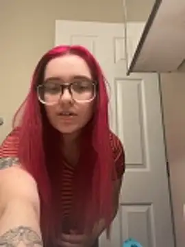 Snapshot of MommaBigTits24 chatting on March 13, 7:09 pm MommaBigTits24 online show from March 13, 7:09 pm