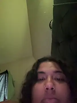 1n0nlythroat online show from November 28, 9:06 pm