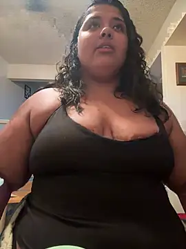 Snapshot of 1n0nlythroat chatting on June 5, 6:52 am 1n0nlythroat online show from June 5, 6:52 am