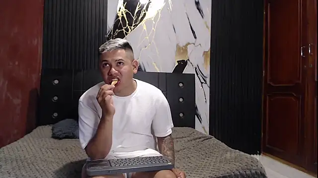 RihanandDrake online show from January 16, 2:54 pm