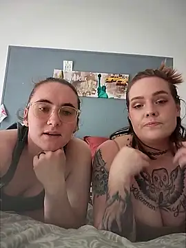 AndHerXO online show from March 22, 4:21 pm