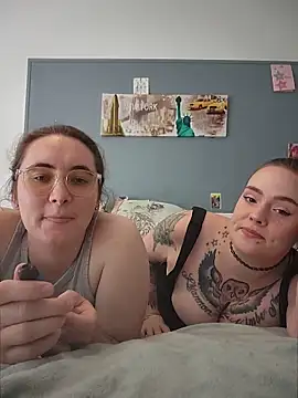 Snapshot of AndHerXO chatting on June 3, 2:19 pm AndHerXO online show from June 3, 2:19 pm