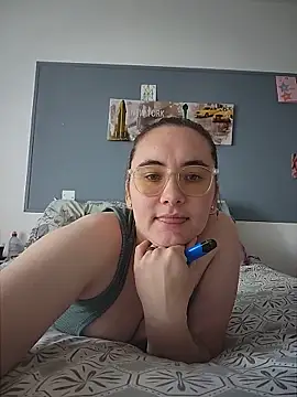 Snapshot of AndHerXO chatting on June 9, 11:55 am AndHerXO online show from June 9, 11:55 am