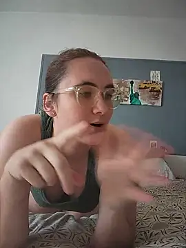 Snapshot of AndHerXO chatting on June 28, 1:28 pm AndHerXO online show from June 28, 1:28 pm