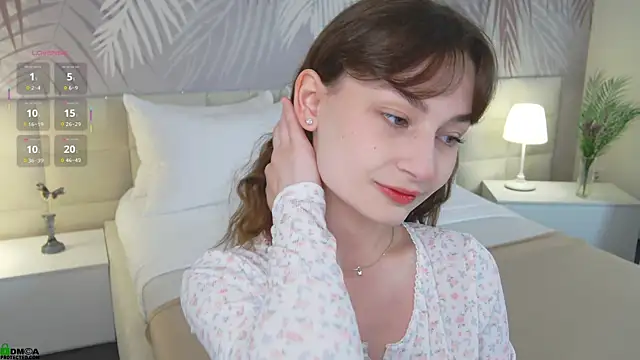 LolaPrise online show from September 16, 1:39 am