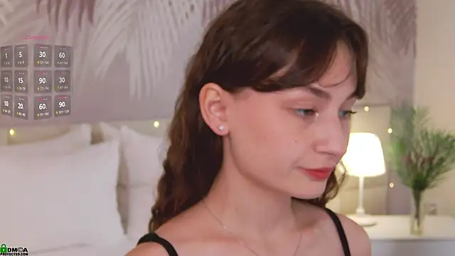 LolaPrise online show from September 20, 4:46 am