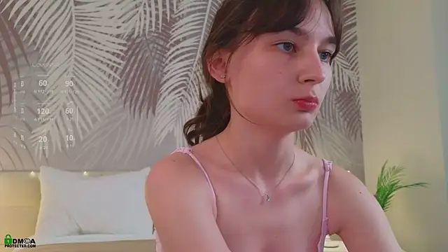 LolaPrise online show from November 22, 1:43 pm