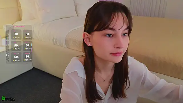 LolaPrise online show from December 1, 1:32 am