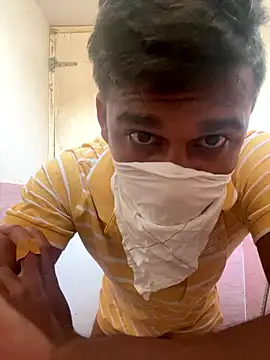 Snapshot of omkarcoll chatting on January 13, 6:51 am omkarcoll online show from January 13, 6:51 am