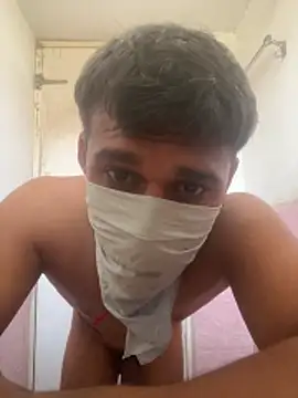 Snapshot of omkarcoll chatting on April 14, 5:46 am omkarcoll online show from April 14, 5:46 am