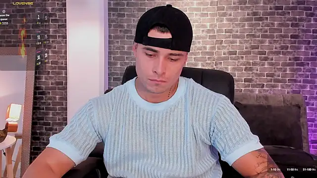 connorsmiith online show from October 10, 11:42 am