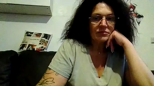 Snapshot of RubyyRosee chatting on June 12, 5:17 am RubyyRosee online show from June 12, 5:17 am