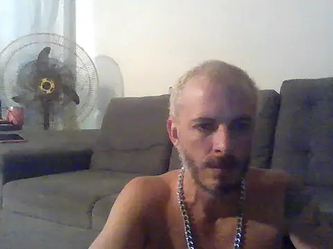 Snapshot of foxyann chatting on October 11, 7:40 am foxyann online show from October 11, 7:40 am
