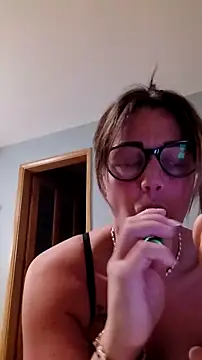 Snapshot of Sophrob96x chatting on March 31, 9:15 pm Sophrob96x online show from March 31, 9:15 pm