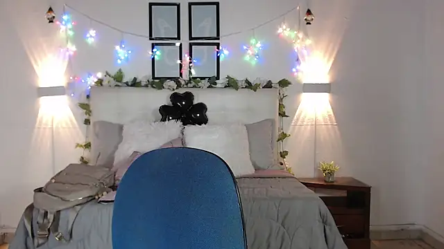 Megan 05  online show from February 21, 5:25 pm