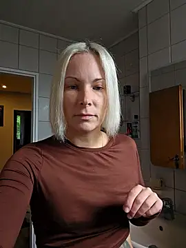 Sunny-Sin online show from September 17, 1:35 pm