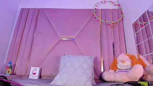 jazmin waked online show from April 8, 4:34 am