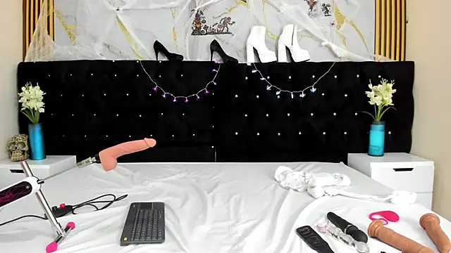 Snapshot of Lisa_sweetas chatting on October 7, 7:44 pm Lisa sweetas online show from October 7, 7:44 pm