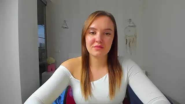 Snapshot of EmmaNorman chatting on October 20, 3:12 pm EmmaNorman online show from October 20, 3:12 pm