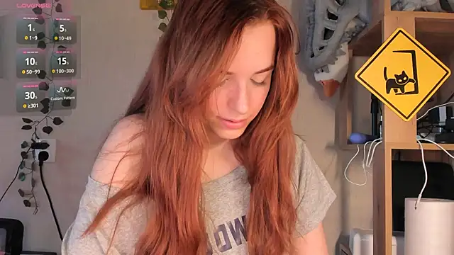 Snapshot of elilybby chatting on July 13, 5:27 pm elilybby online show from July 13, 5:27 pm
