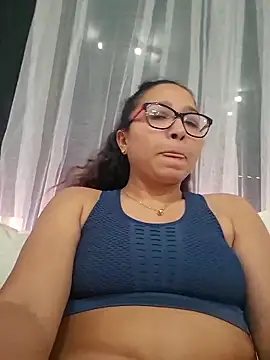 Snapshot of kityhello chatting on March 24, 3:50 pm kityhello online show from March 24, 3:50 pm