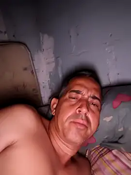 Snapshot of Thelinces50 chatting on October 23, 3:17 am Thelinces50 online show from October 23, 3:17 am