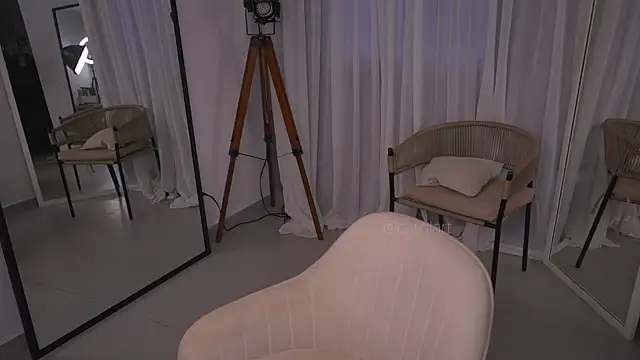 Snapshot of Carolart_ chatting on September 10, 11:05 pm Carolart online show from September 10, 11:05 pm