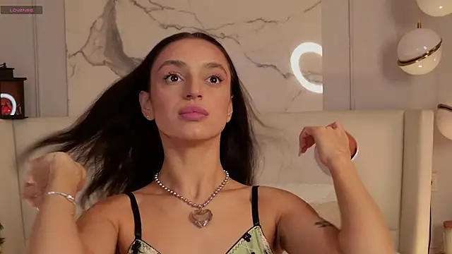 AdoraCortes online show from December 4, 5:06 am