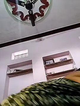 Snapshot of sexy_aaru chatting on November 28, 4:48 am sexy aaru online show from November 28, 4:48 am