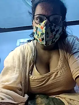 Snapshot of sexy_aaru chatting on December 3, 5:15 am sexy aaru online show from December 3, 5:15 am