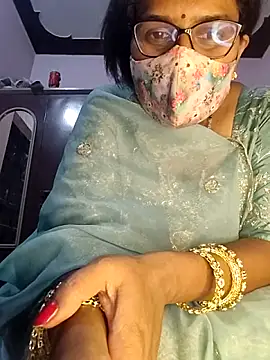 Snapshot of sexy_aaru chatting on May 28, 4:37 pm sexy aaru online show from May 28, 4:37 pm