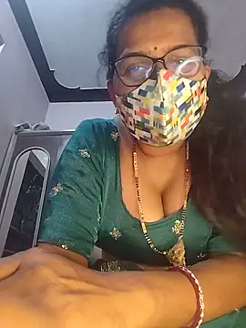 Snapshot of sexy_aaru chatting on June 4, 7:47 am sexy aaru online show from June 4, 7:47 am