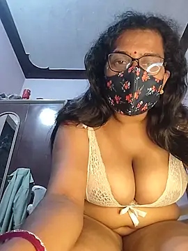 Snapshot of sexy_aaru chatting on June 28, 5:30 pm sexy aaru online show from June 28, 5:30 pm