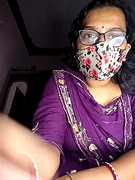 Snapshot of sexy_aaru chatting on July 14, 3:33 am sexy aaru online show from July 14, 3:33 am