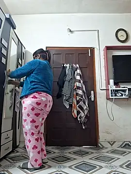 SIMIHOT online show from January 6, 9:57 am