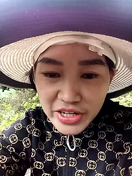 Snapshot of besa4 chatting on February 24, 10:24 am besa4 online show from February 24, 10:24 am