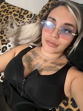 Snapshot of Princess-Jasmine07 chatting on November 1, 1:57 pm Princess-Jasmine07 online show from November 1, 1:57 pm