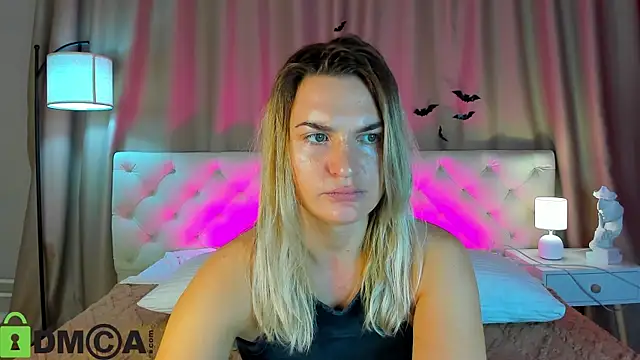 Snapshot of Marie_Ellie chatting on November 10, 1:26 am Marie Ellie online show from November 10, 1:26 am