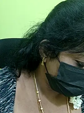 Snapshot of Tamil_Mithra chatting on July 17, 6:31 am Tamil Mithra online show from July 17, 6:31 am
