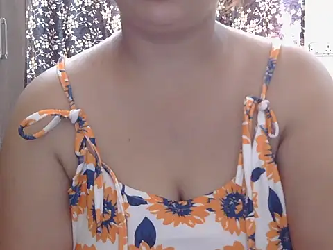 Snapshot of Roxy_sweety_ chatting on September 28, 5:02 am Roxy sweety online show from September 28, 5:02 am