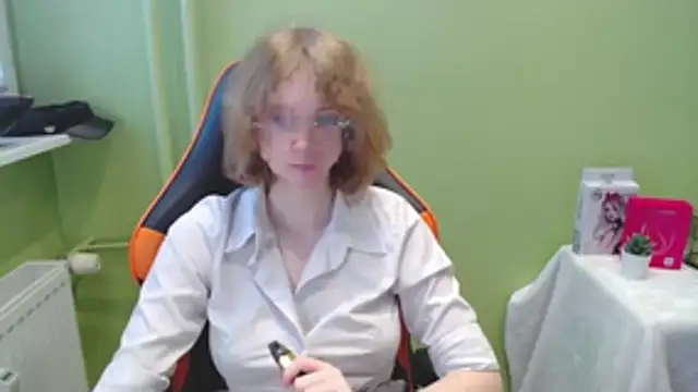 juicyPenny online show from November 25, 7:41 am