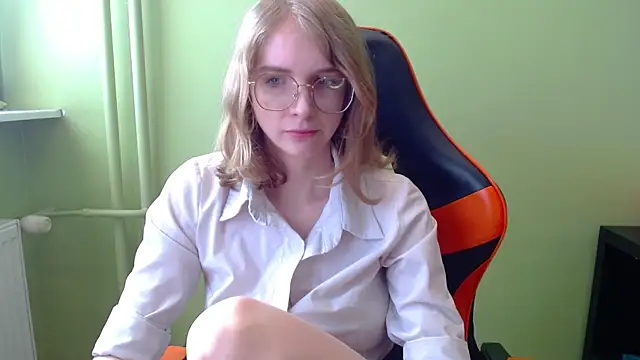 juicyPenny online show from April 11, 7:56 am