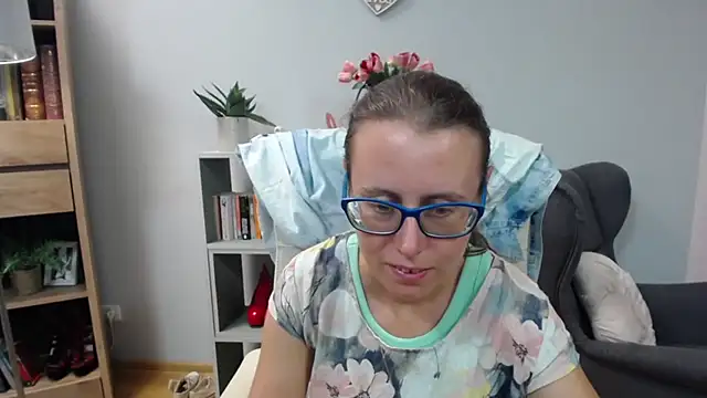 Snapshot of sweetxLizzy chatting on July 2, 4:29 am sweetxLizzy online show from July 2, 4:29 am